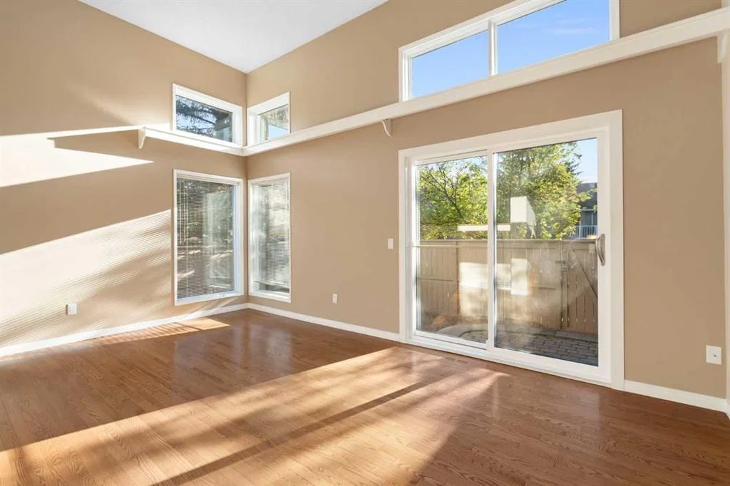 88 Glamis Gardens SW, Calgary — photo 4 of 50