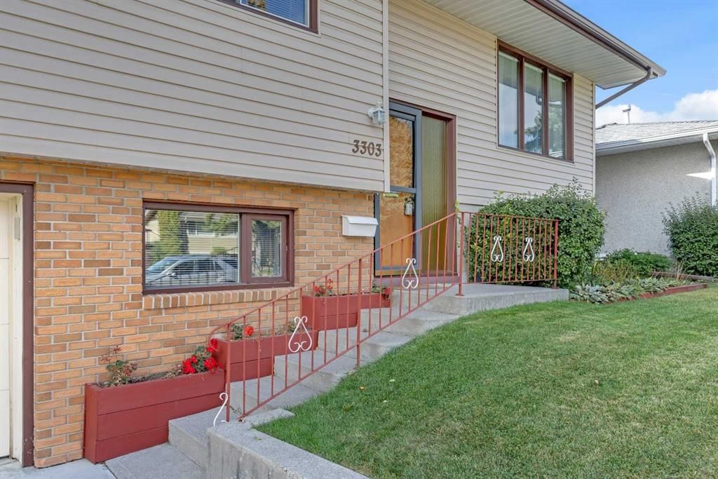 3303 Boulton Road NW, Calgary — photo 2 of 43
