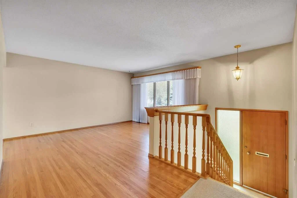 3303 Boulton Road NW, Calgary — photo 3 of 43
