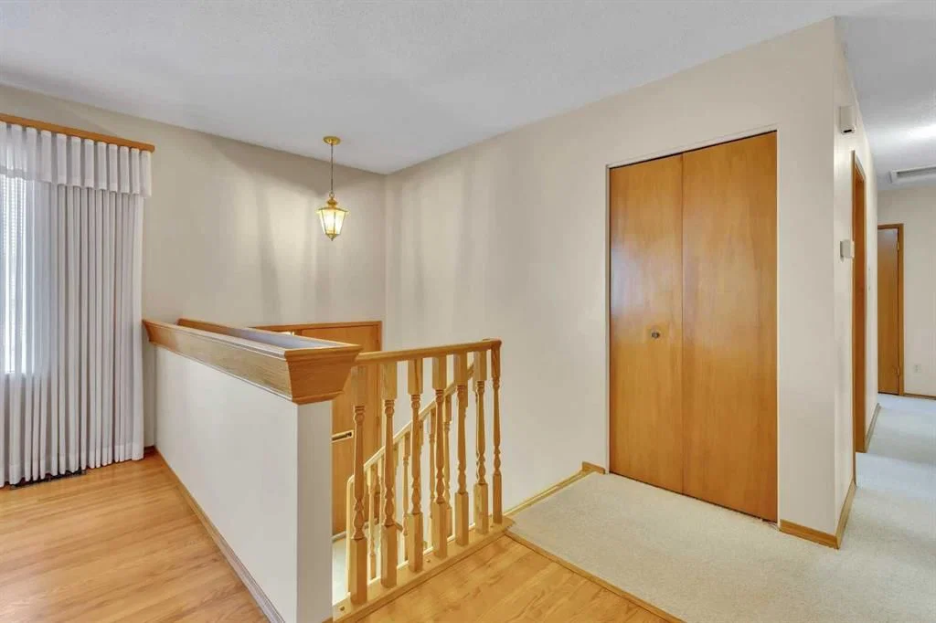 3303 Boulton Road NW, Calgary — photo 4 of 43