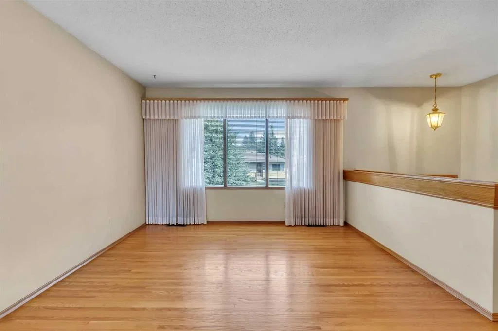 3303 Boulton Road NW, Calgary — photo 5 of 43