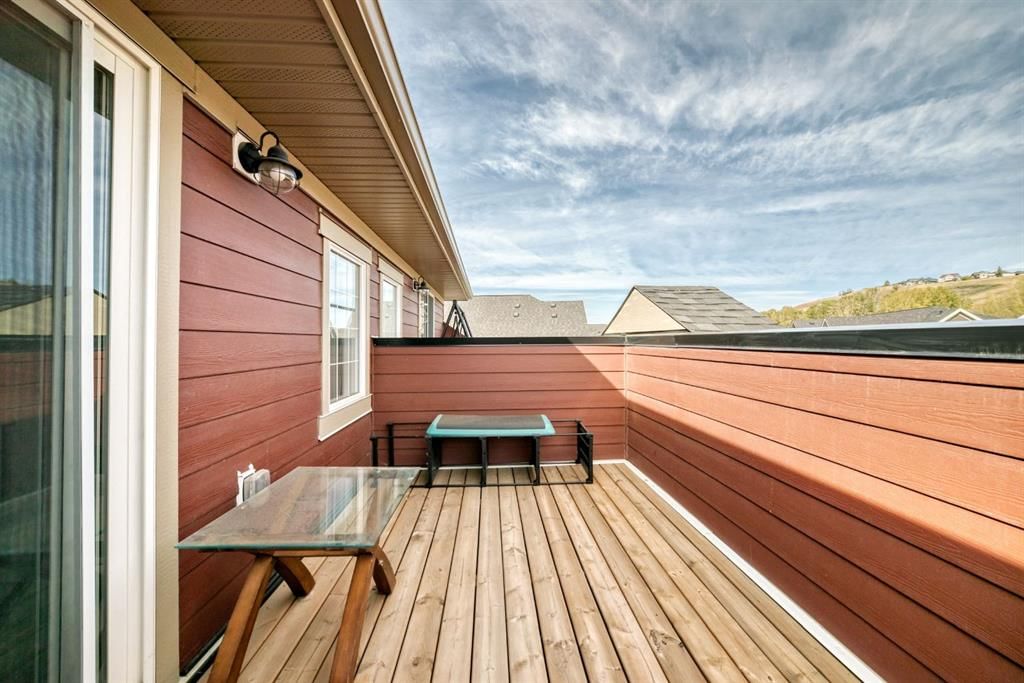 259 cranbrook Square SE, Calgary — main listing photo