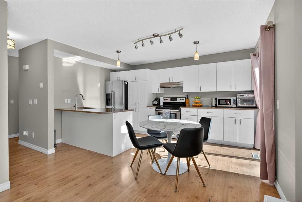 162 Mt Apex Crescent SE, Calgary — photo 5 of 50
