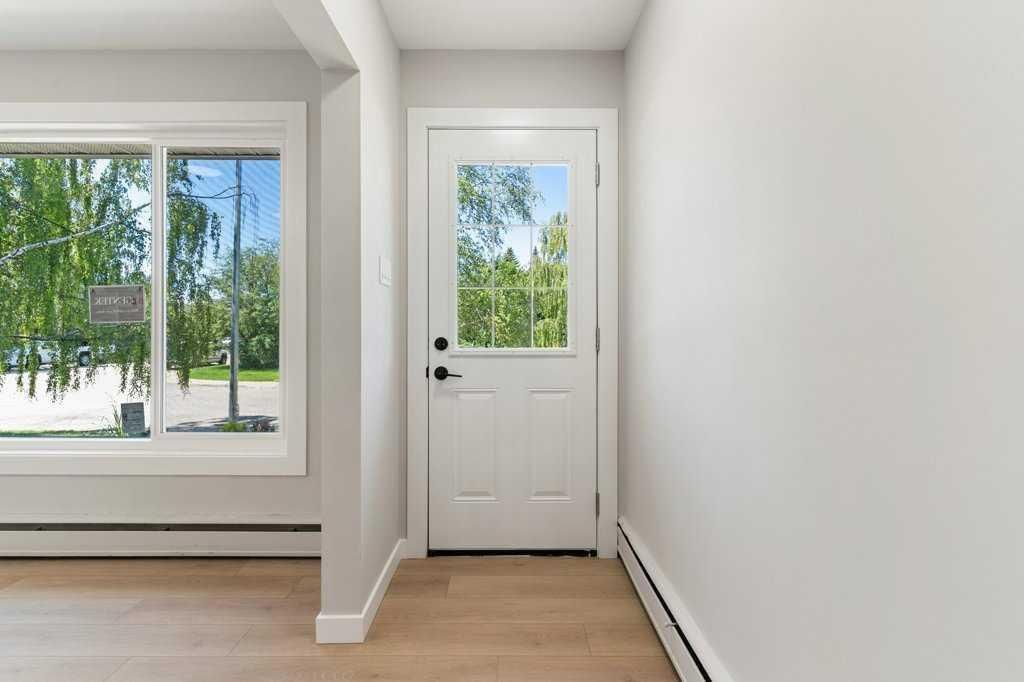 94 Haysboro Crescent SW, Calgary — photo 4 of 44