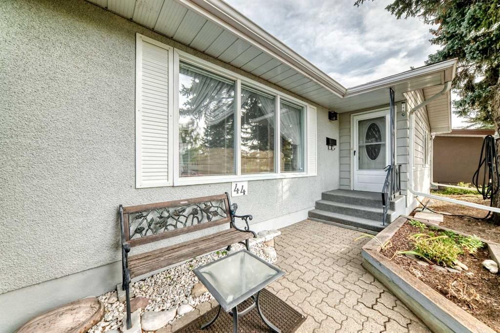44 Gordon Drive SW, Calgary — photo 3 of 49