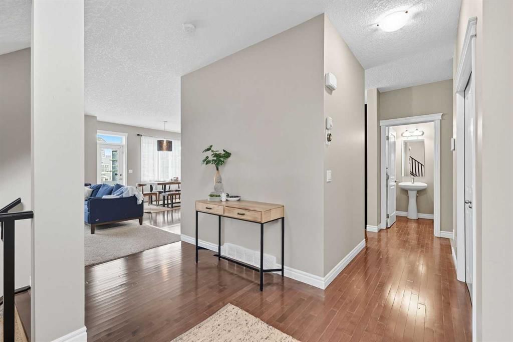 136 Silverado Skies Manor SW, Calgary — photo 5 of 38