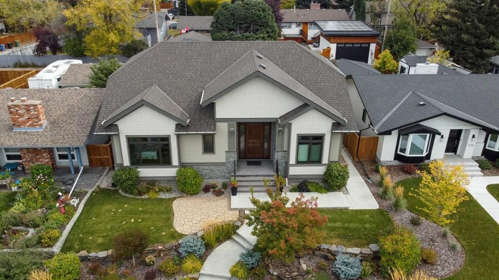 220 Parkwood Place SE, Calgary — photo 3 of 49