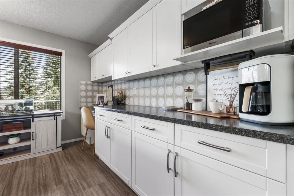 3720 Douglas Ridge Way SE, Calgary — photo 3 of 47