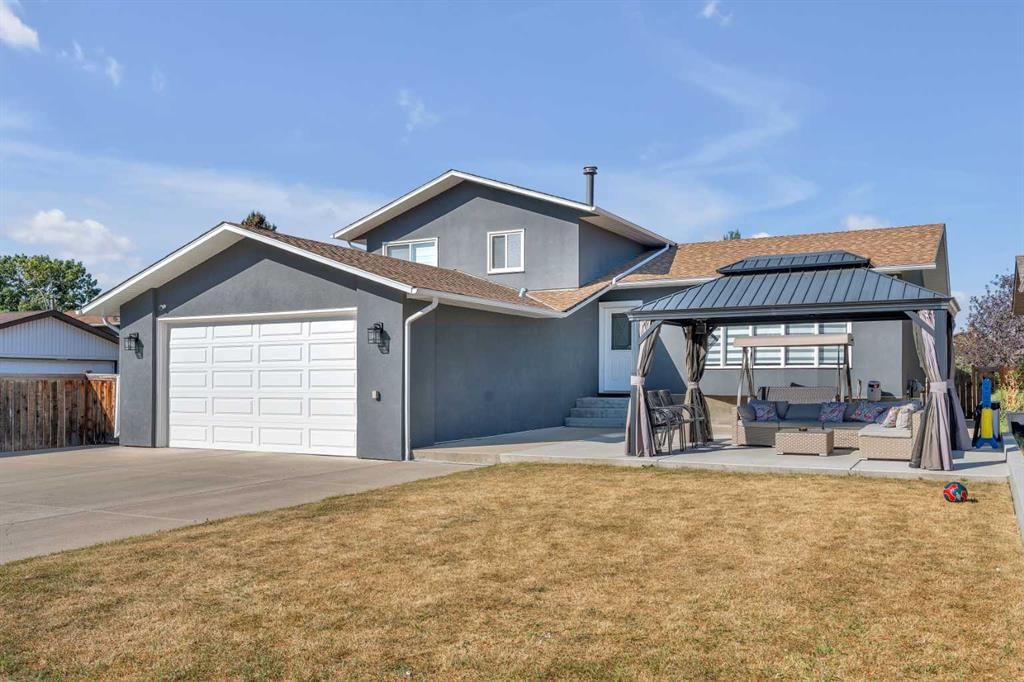 351 Templevale Place NE, Calgary — main listing photo