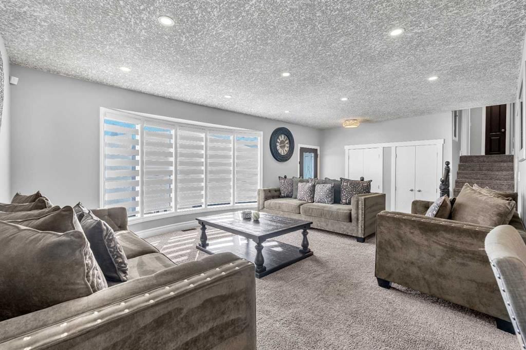 351 Templevale Place NE, Calgary — photo 4 of 46