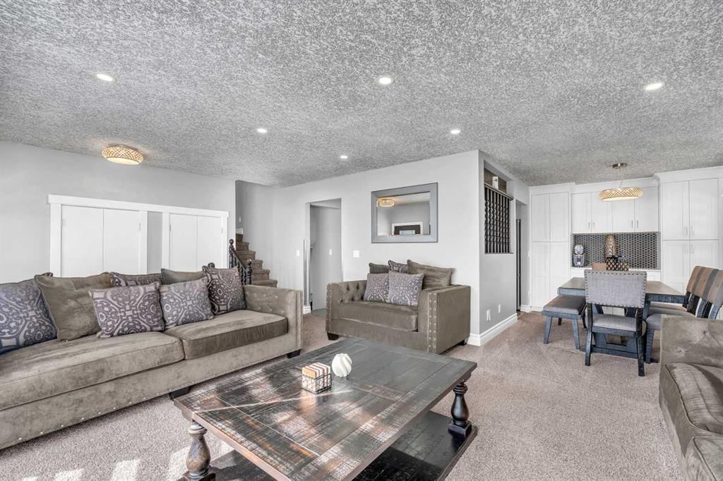 351 Templevale Place NE, Calgary — photo 5 of 46