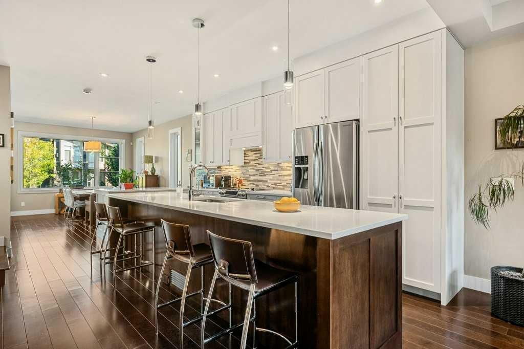 611 26 Avenue NW, Calgary — photo 5 of 47