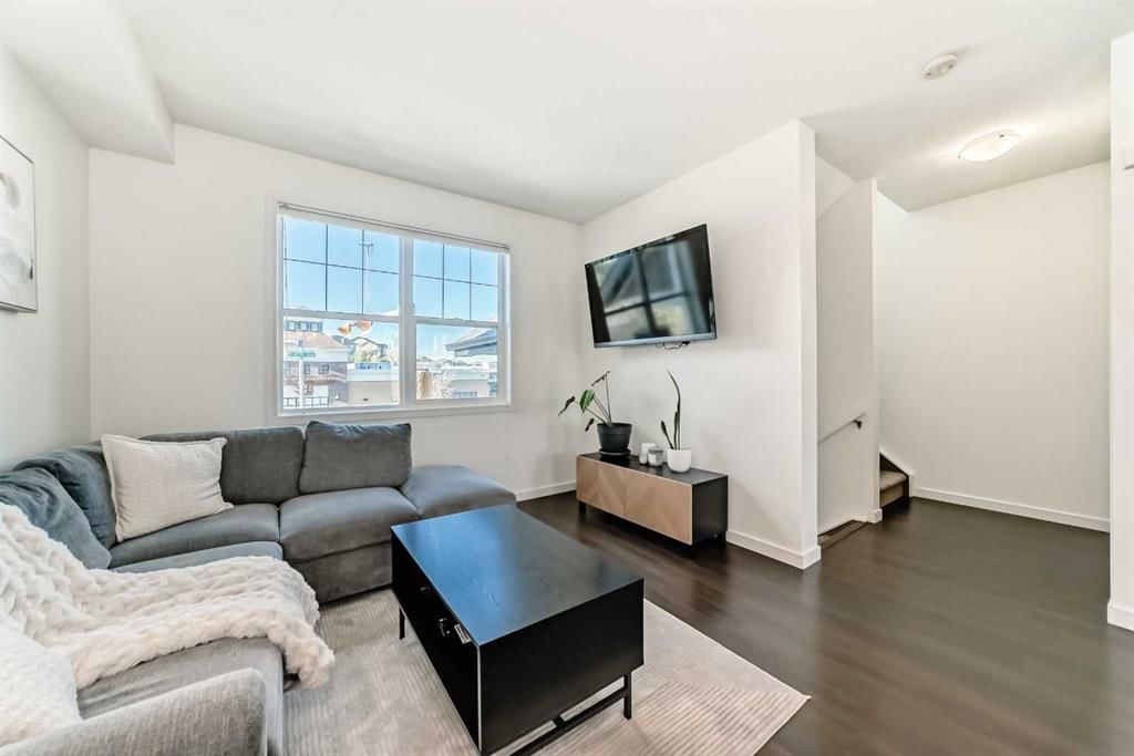 61 Nolan Hill Boulevard NW, Calgary — photo 3 of 35