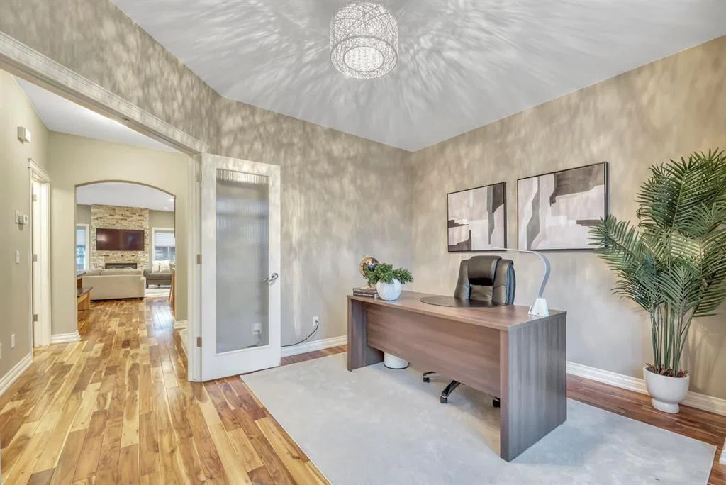 1813 20 Avenue NW, Calgary — photo 4 of 45