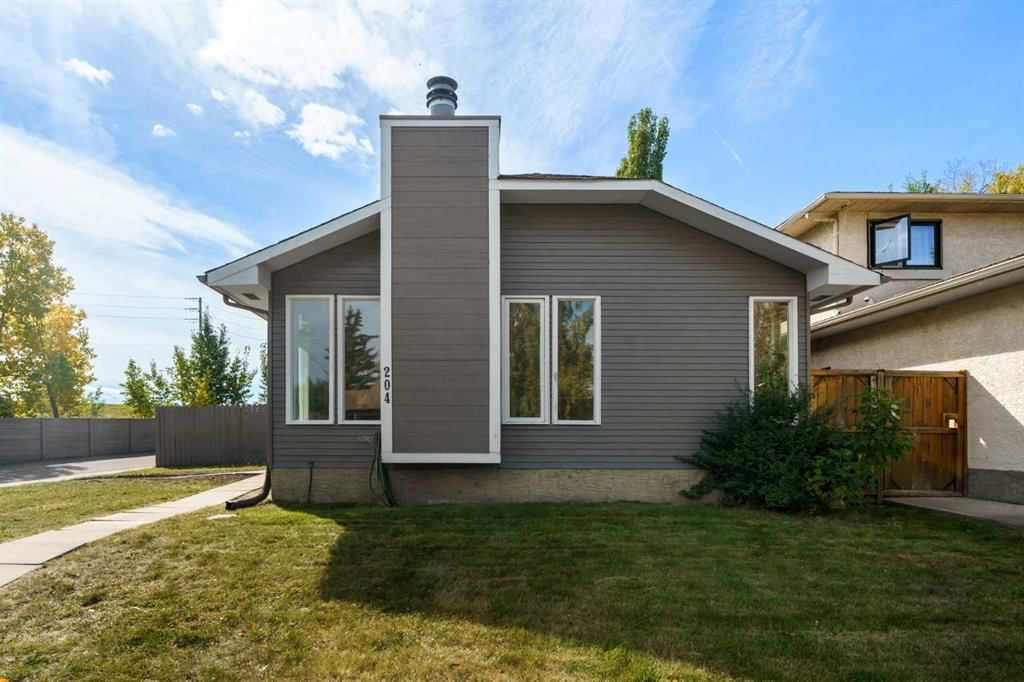 204 Mckerrell Way SE, Calgary — photo 2 of 50