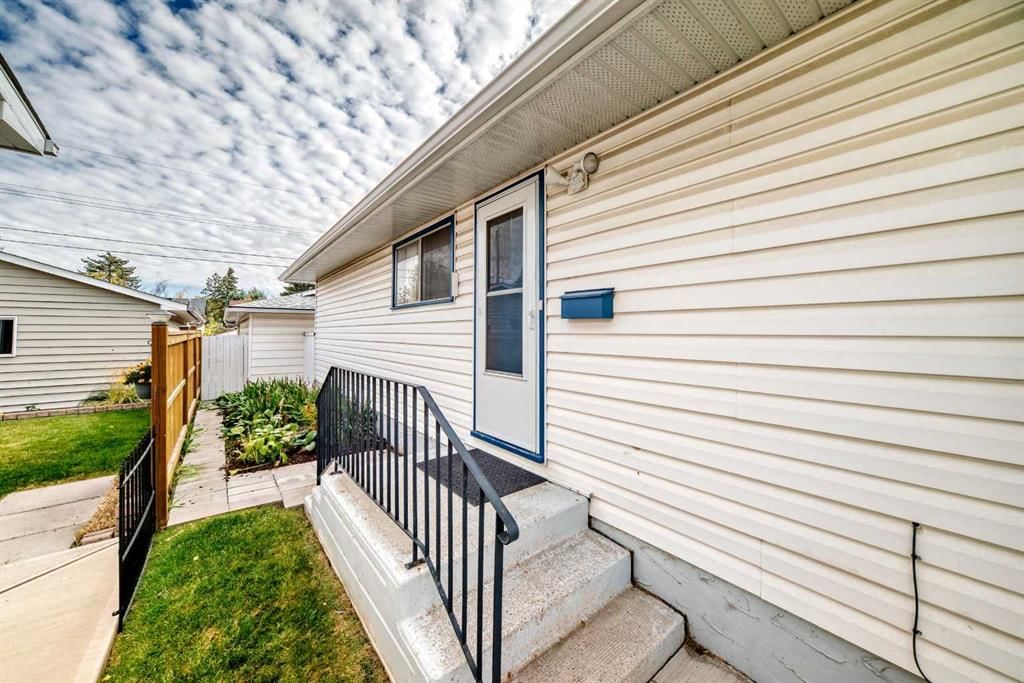 48 Mardale Crescent NE, Calgary — photo 2 of 46