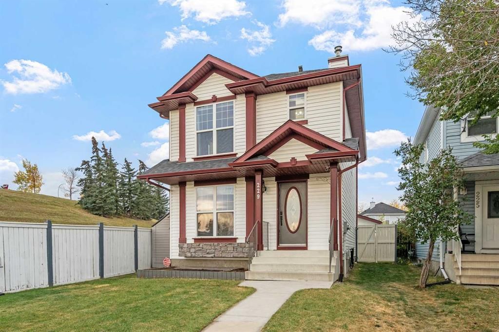 229 Hidden Hills Place NW, Calgary — photo 2 of 45