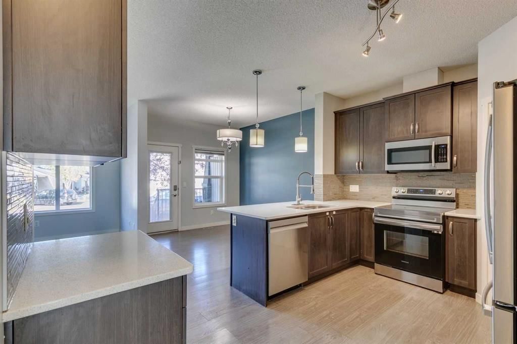 105 Copperpond Landing SE, Calgary — photo 4 of 48