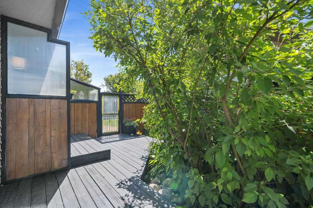 136 Ranchview Court NW, Calgary — photo 3 of 37