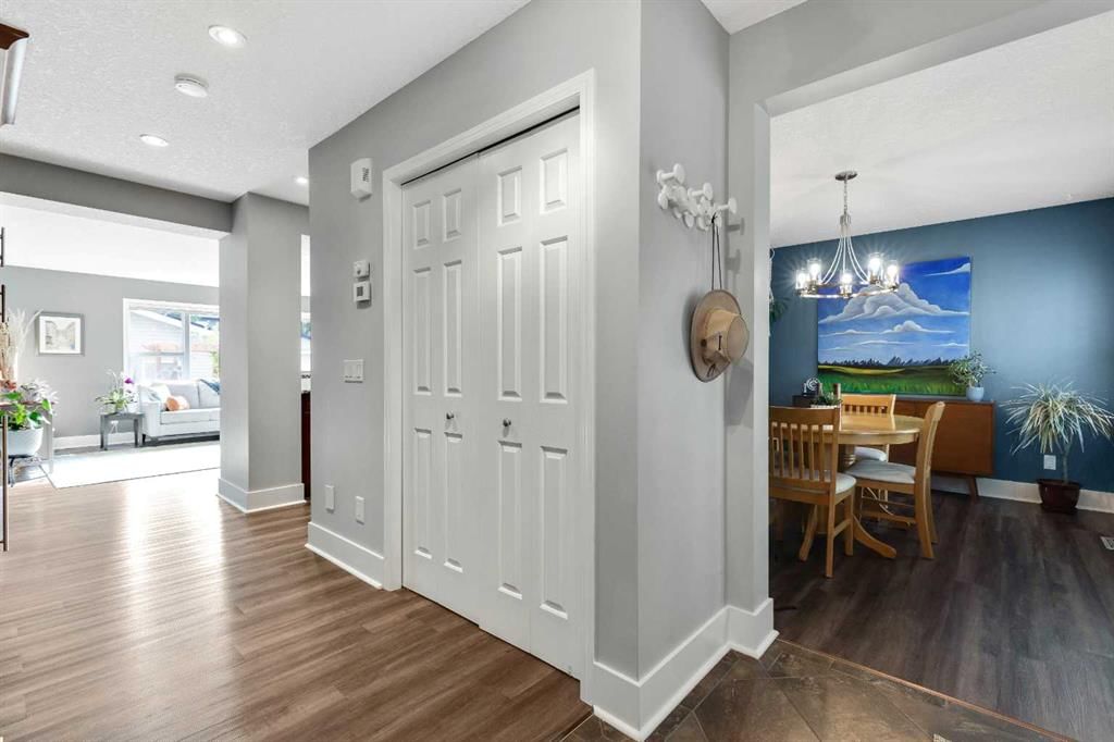 466 Elgin Way SE, Calgary — photo 2 of 49