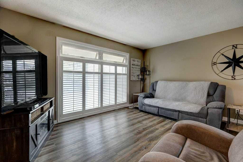 5127 Marian Road NE, Calgary — photo 3 of 46