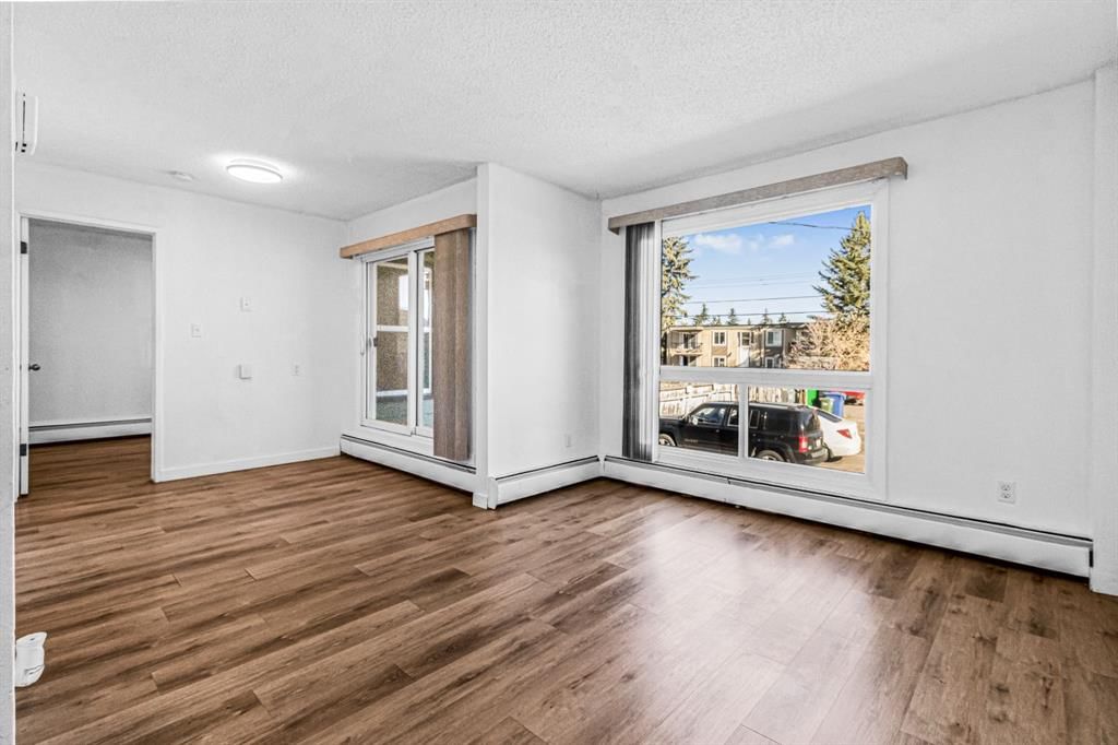 205, 4512 75 Street NW, Calgary — photo 5 of 23