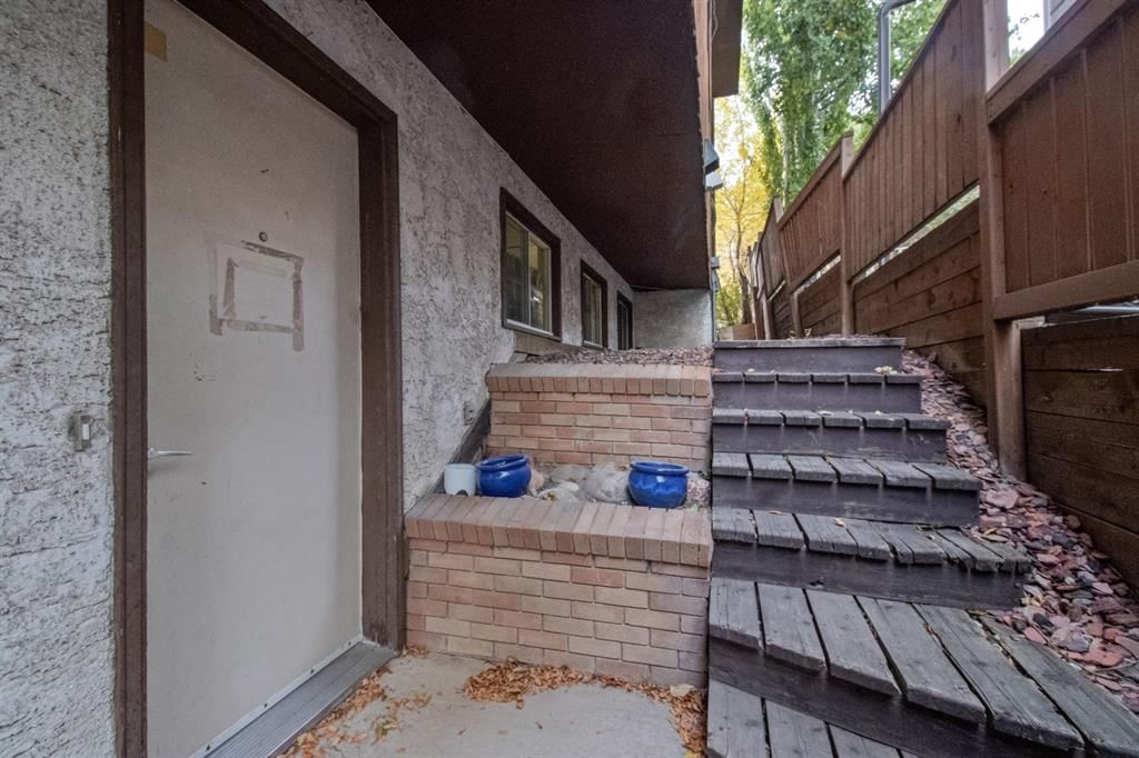 8430 Silver Springs Road NW, Calgary — photo 2 of 40