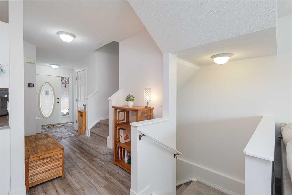 25 Chaparral Ridge Terrace SE, Calgary — photo 4 of 38