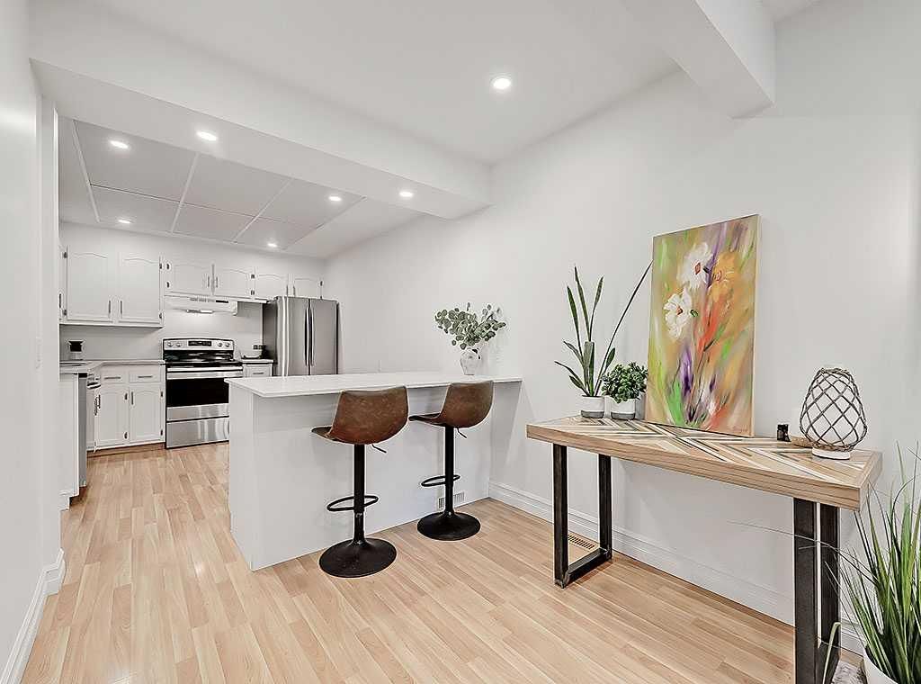 155, 330 Canterbury Drive SW, Calgary — photo 4 of 32