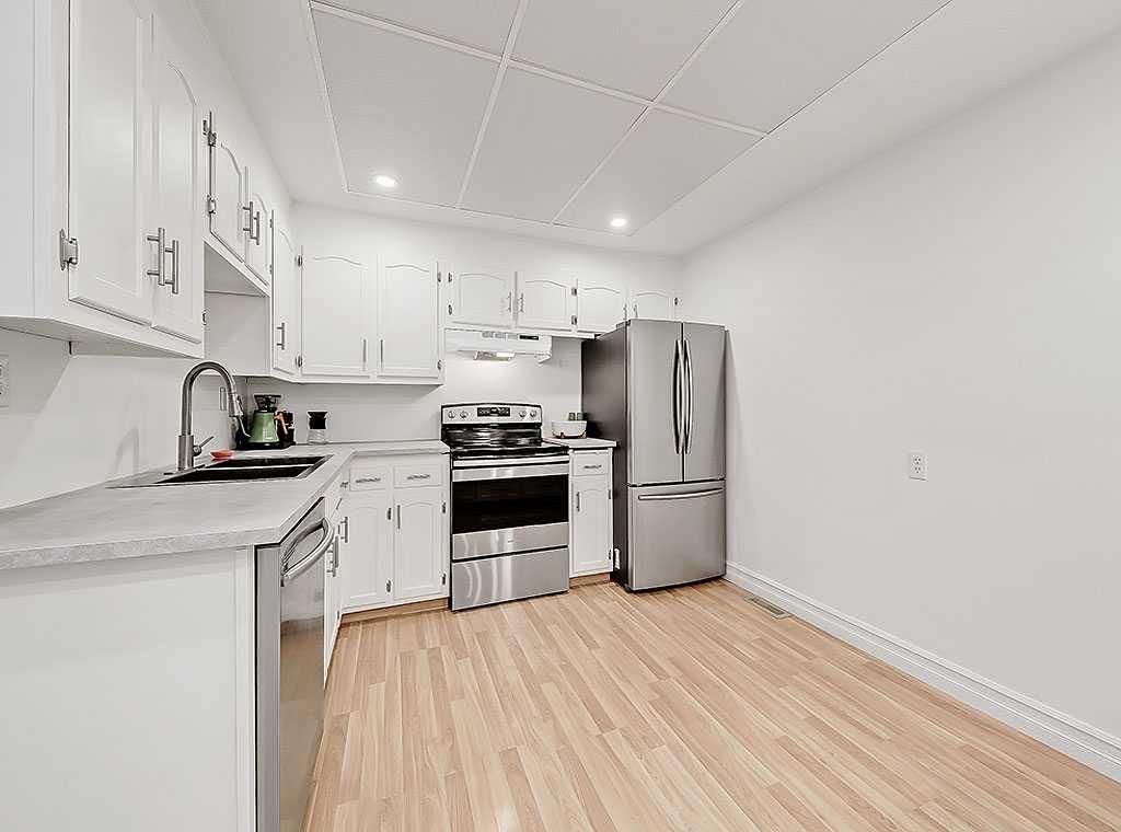 155, 330 Canterbury Drive SW, Calgary — photo 5 of 32