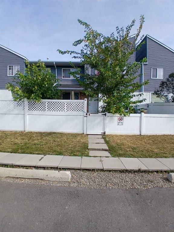 15, 4769 Hubalta Road SE, Calgary — main listing photo