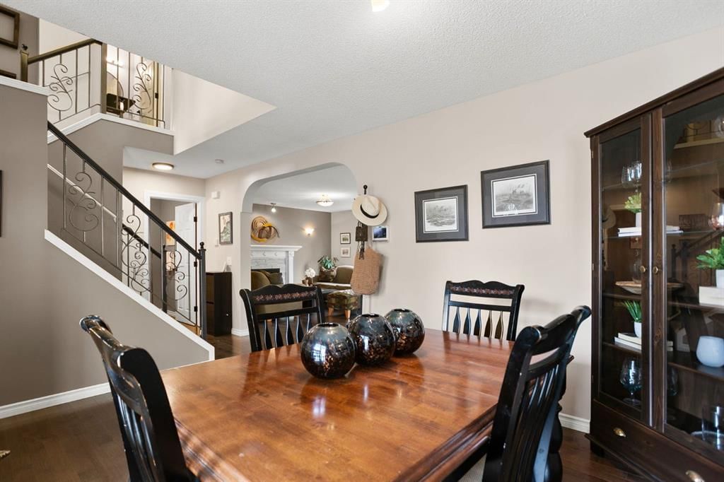 20 Tuscarora Place NW, Calgary — photo 4 of 35