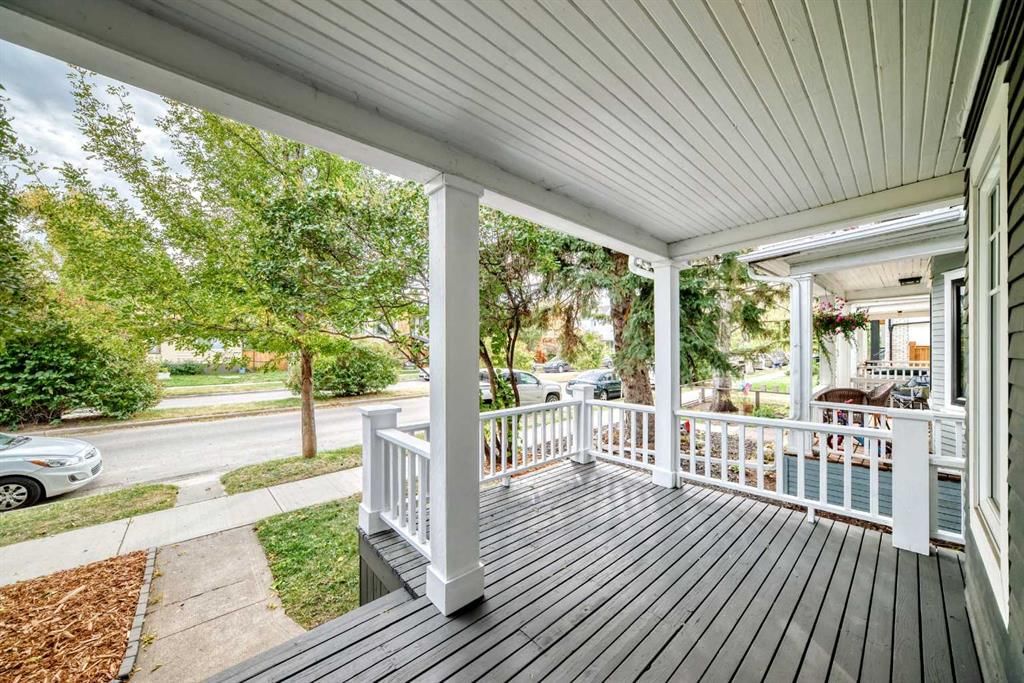 1612 Bowness Road NW, Calgary — photo 4 of 47
