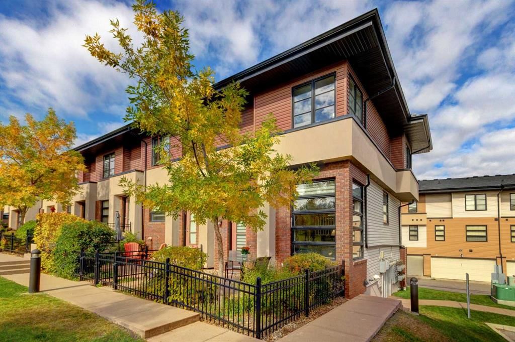 315 Aspen Hills Villas SW, Calgary — photo 2 of 36