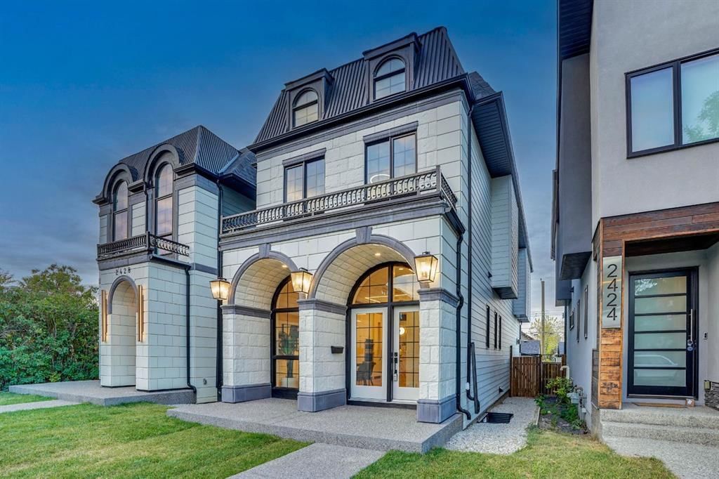 2426 29 Avenue SW, Calgary — photo 4 of 50