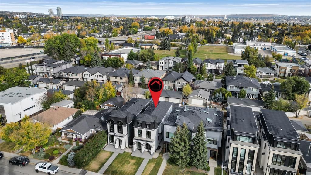 2426 29 Avenue SW, Calgary — photo 5 of 50