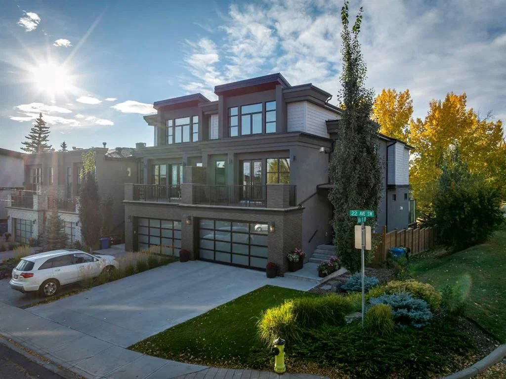 1827 22 Avenue SW, Calgary — photo 2 of 49