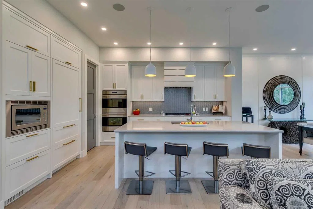 1827 22 Avenue SW, Calgary — photo 3 of 49