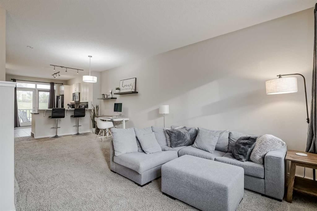 43 Kinlea Common NW, Calgary — photo 5 of 24