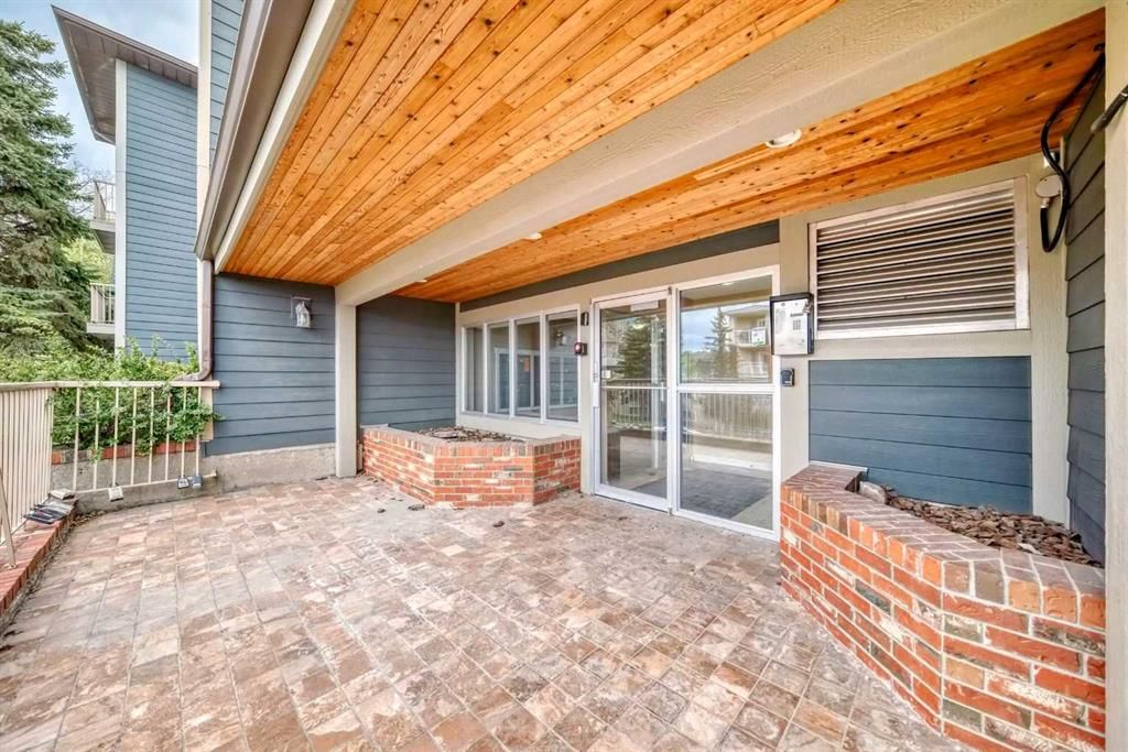 204, 420 3 Avenue NE, Calgary — main listing photo
