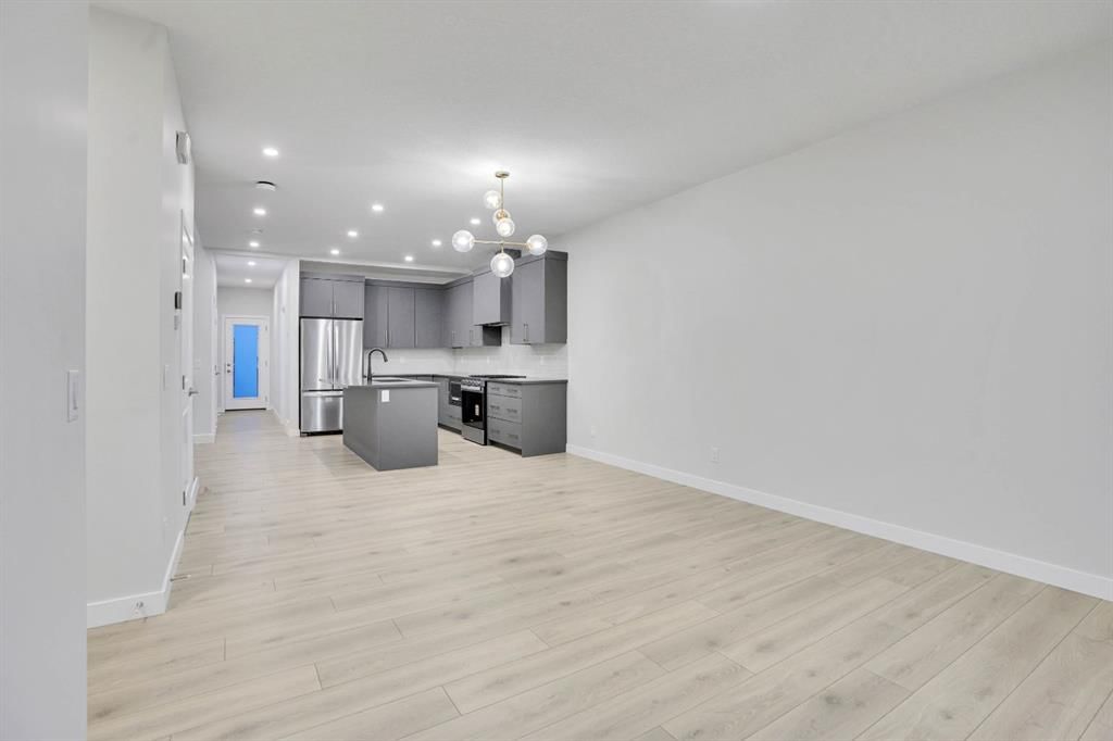 14628 24 Street NW, Calgary — photo 4 of 48