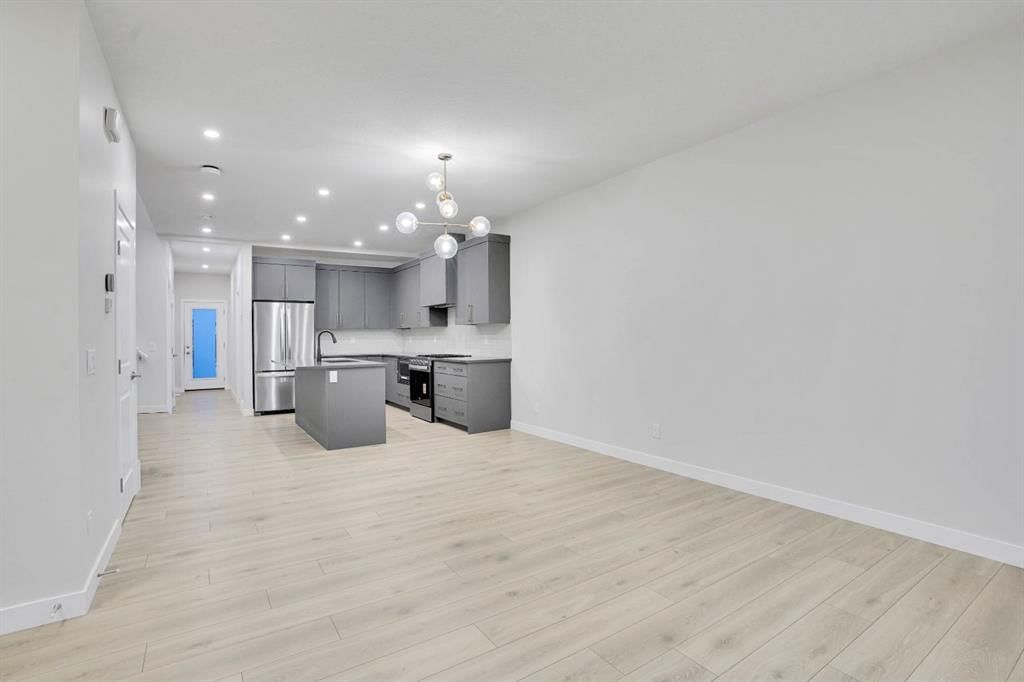 14628 24 Street NW, Calgary — photo 5 of 48