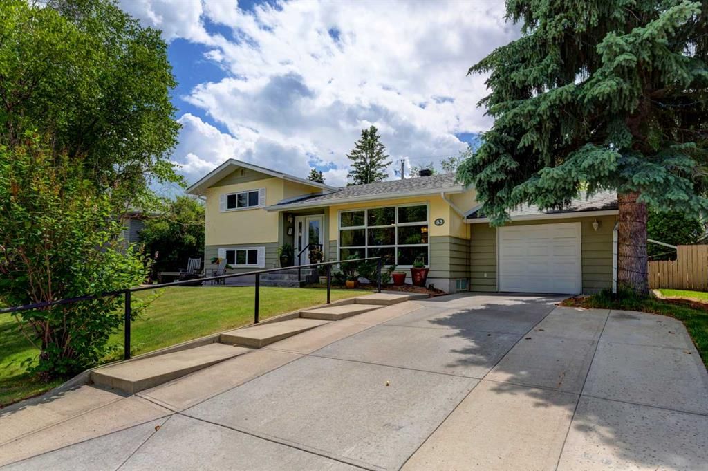 53 Wildwood Drive SW, Calgary — photo 2 of 46