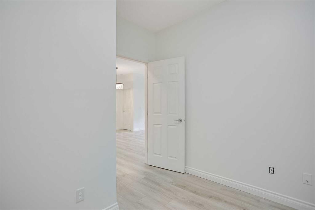 207, 11170 30 Street SW, Calgary — photo 5 of 21