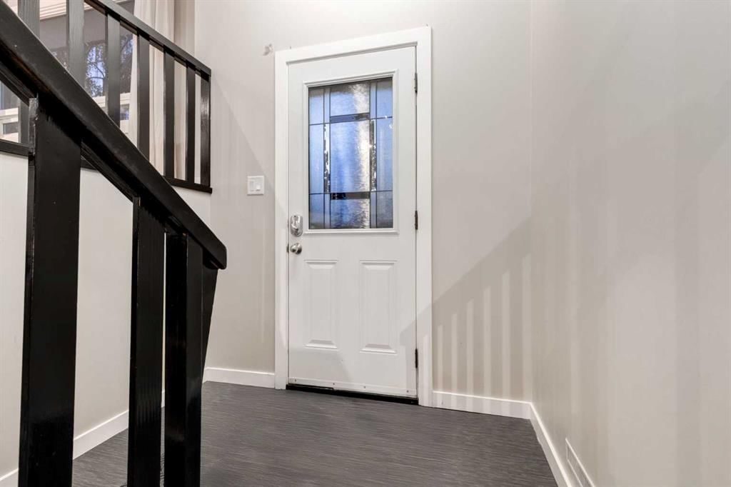9804 ALCOTT Road SE, Calgary — photo 4 of 40