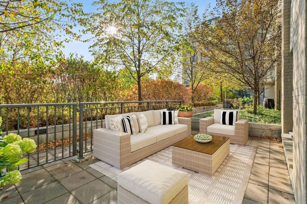 207, 38 9 Street NE, Calgary — main listing photo