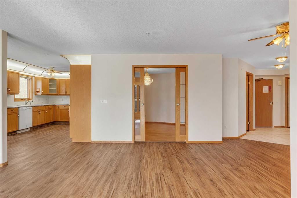 135, 7229 Sierra Morena Boulevard SW, Calgary — photo 3 of 48