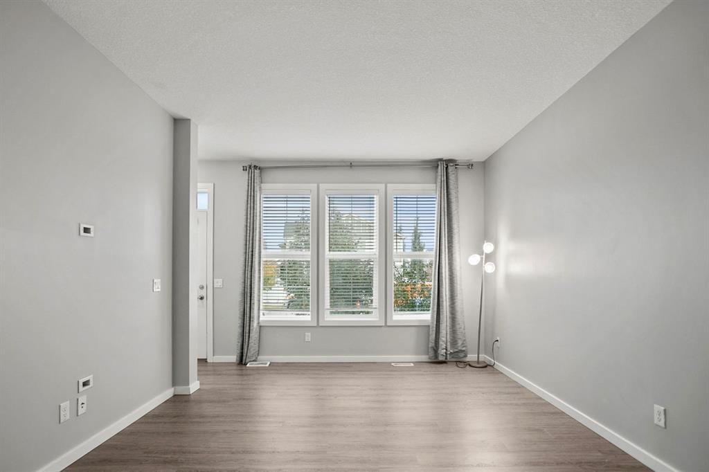1253 Legacy Circle SE, Calgary — photo 4 of 49