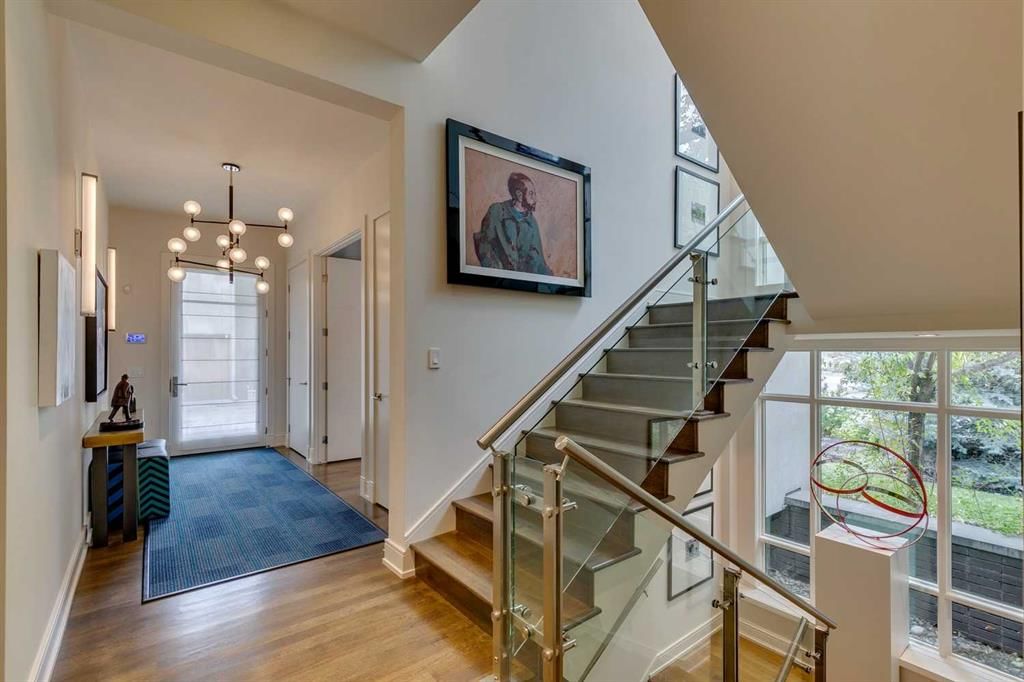 3916 9 Street SW, Calgary — photo 4 of 50