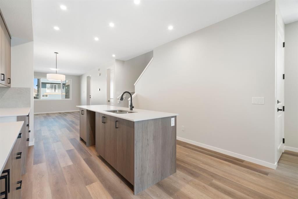 620 Rowmont Boulevard NW, Calgary — photo 2 of 50
